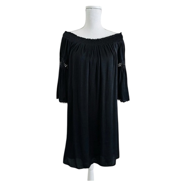 Jennifer Lopez Dresses & Skirts - JENNIFER LOPEZ Off the Shoulder pullover Lace Detailed Dress Size L